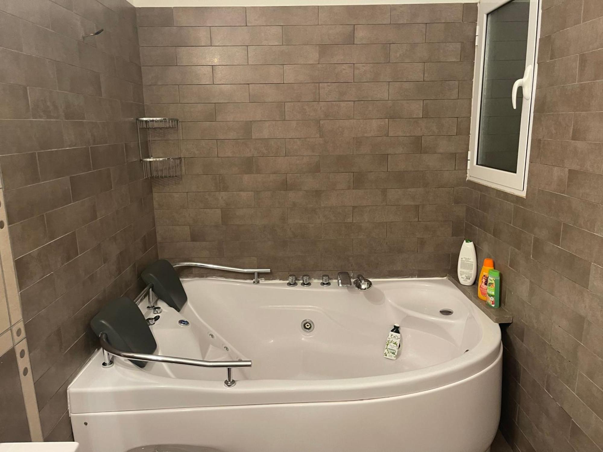 Chalkís Luxurious 6 Bedroom Villa In A Great Location מראה חיצוני תמונה